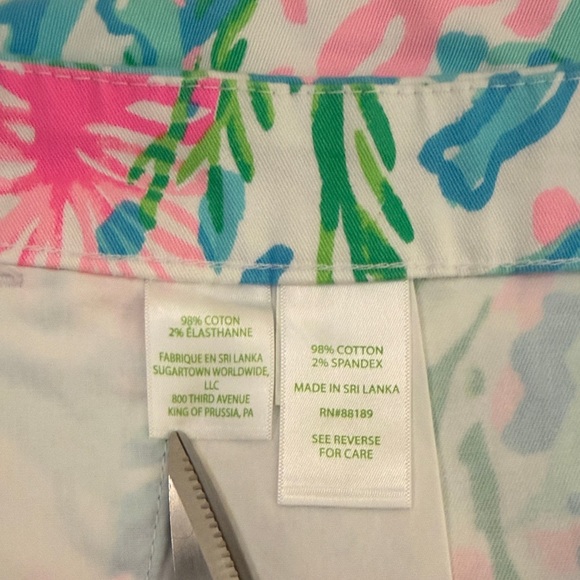 Lilly Pulitzer Vibrant Coral and Starfish Pattern - Picture 7 of 7